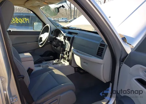 2008 Jeep Liberty Sport z USA, uszkodzony, nr VIN 1J8GN28K48W169926